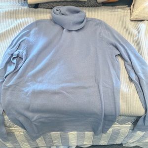 Bloomingdales 100% cashmere light blue turtleneck sweater. Size M